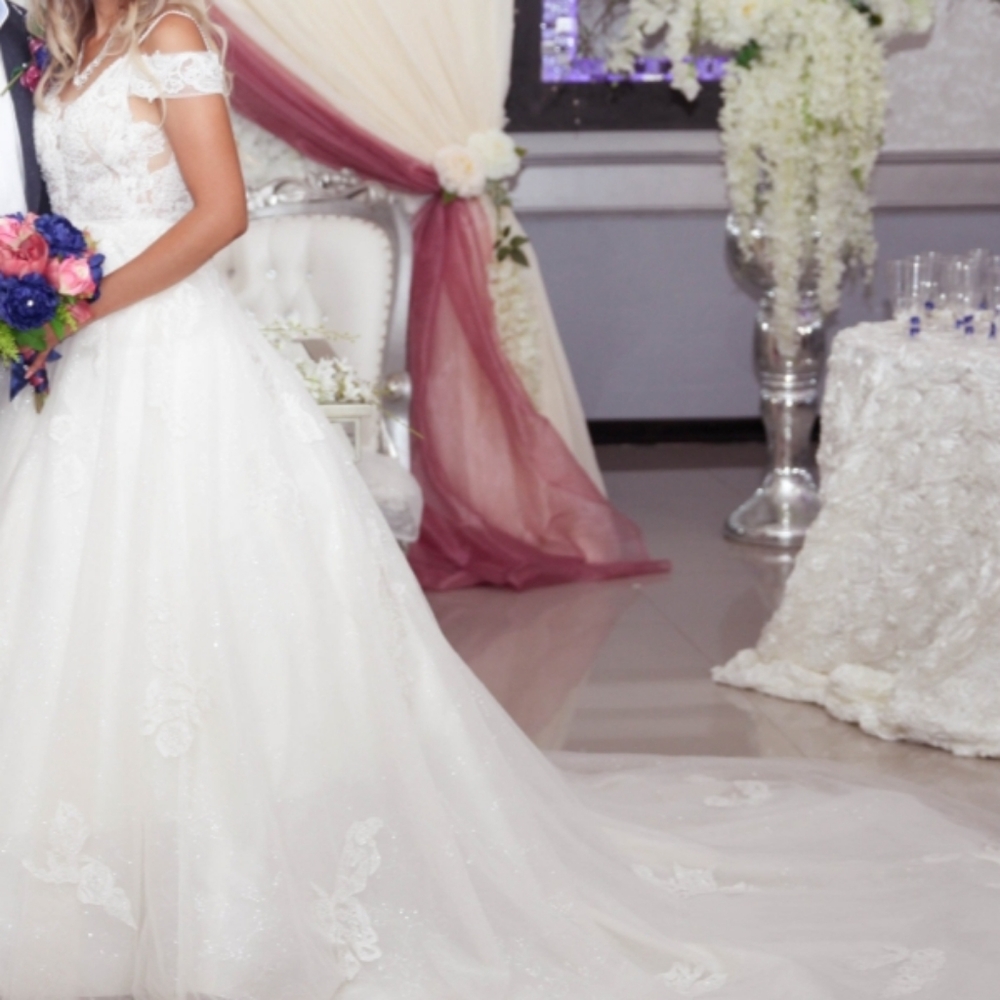 Wedding dress